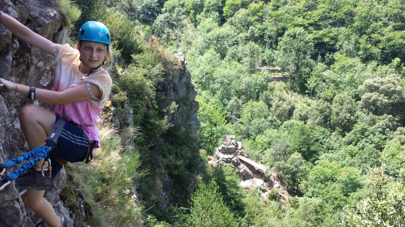 Village Camps International Summer Camp Ard&egrave;che, France 2019-07-26 https://www.villagecamps.com/journals_admin/images/911-43-07-03-2014  (800x533)  (121).jpg